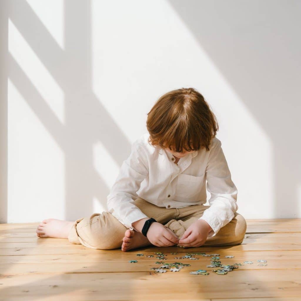niño con neurodivergencia